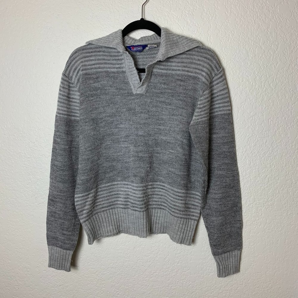 Wotchman Gray Vintage Sweater V Neck Collar